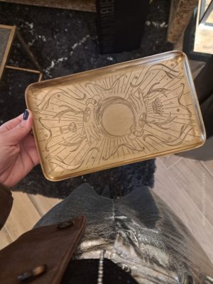 Plateau rectangulaire en métal doré