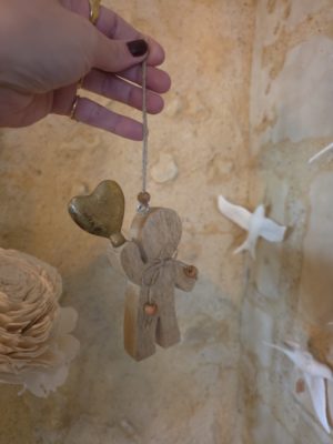 Bonhomme en bois et son cœur doré